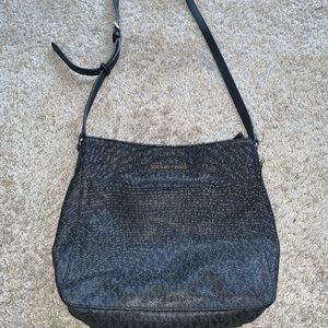 Micheal Kors Black Cross Body Purse👛
